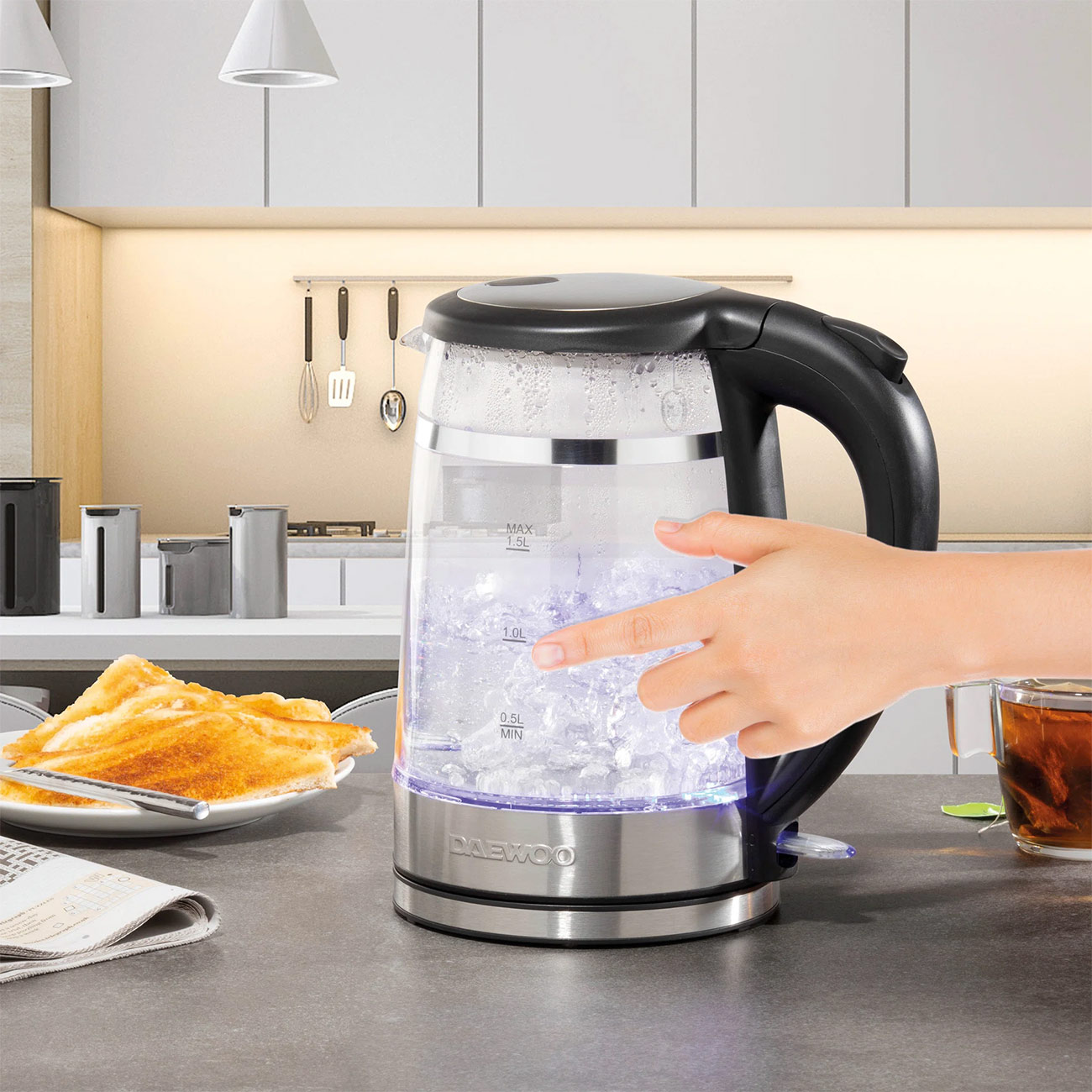 Daewoo Cool-Touch Double-Glass Wall Kettle